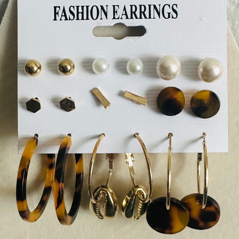 NEW 9 pairs of pierced Earrings Tortoise , Gold Tone & Pearls , Instant Wardrobe
